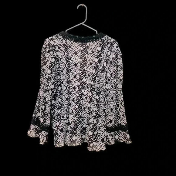 Joseph Ribkoff opaque, lightweight, flowy, feminine black and ivory  blouse - Picture 3 of 6